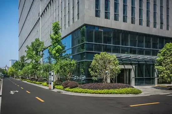 Maintained commercial property landscape by Citrus Landscape Solutions